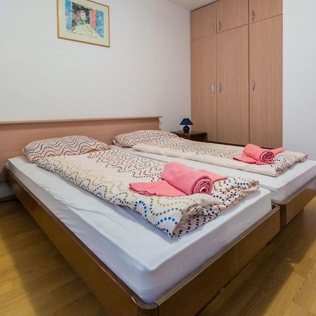 Apartments Tomica Нови Винодолски Екстериор снимка
