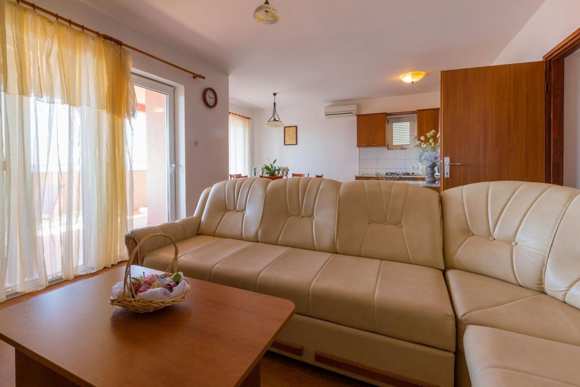Apartments Tomica Нови Винодолски Екстериор снимка